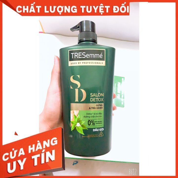 Dầu Gội Tresemme Salon Detox 900-trà xanh và gừng khôi phục lại mái tóc chắc khỏe đẹp chuẩn Sàn diễn.