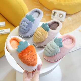 Dép Bông Đi Trong Nhà Đế Mềm Chống Trượt Giữ Ấm Mùa Đông Hình Củ Cà Rốt Hoạt Hình Cho Bé 1-12 Tuổi