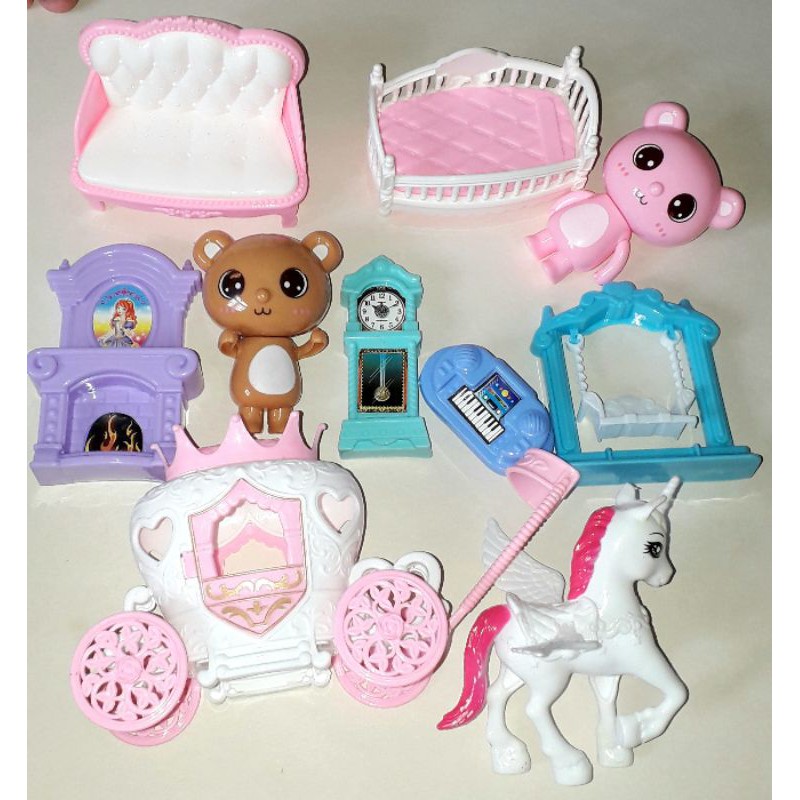 Sét Đồ chơi Nội thất và xe ngựa của công chúa Bạch Tuyết bằng nhựa rất đẹp