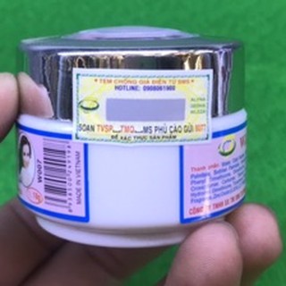 kem wleza trắng da ( trần cô gái)