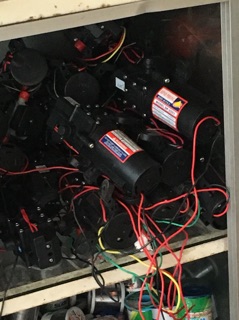 Máy bơm tăng áp mini 12v