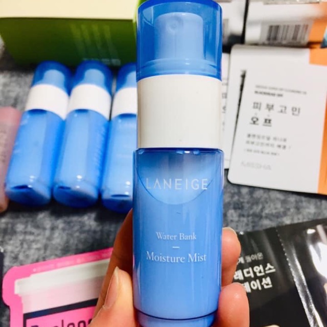 XỊT KHOÁNG CẤP ẨM WATER BANK MOISTURE MIST LANEIGE 30ML