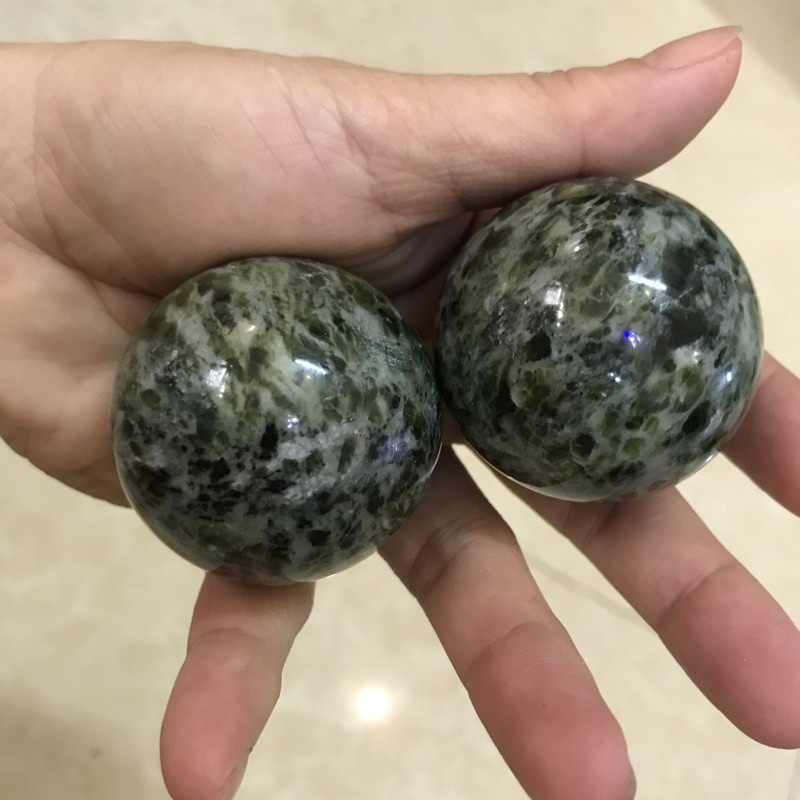 Bi lăn tay, bảo kiện cầu, đá thật của VN nhiều màu, đen, đỏ, xanh, tím, vàng, nâu, hồng, trắng