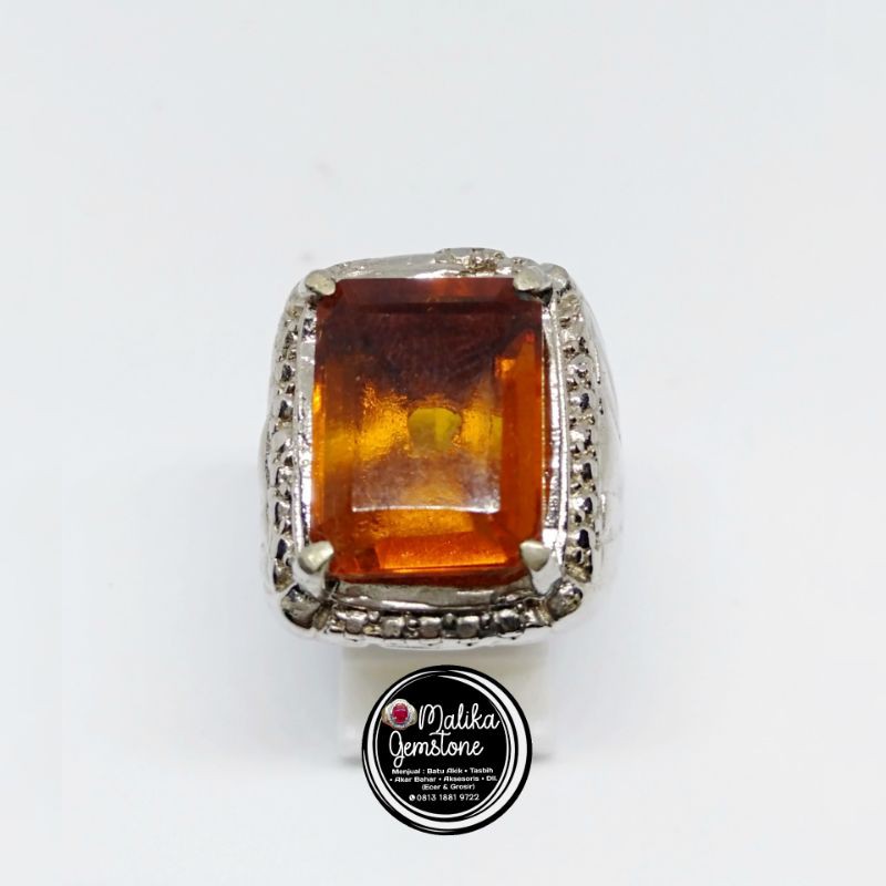 Nhẫn Đính Đá Garnet Đặc Biệt