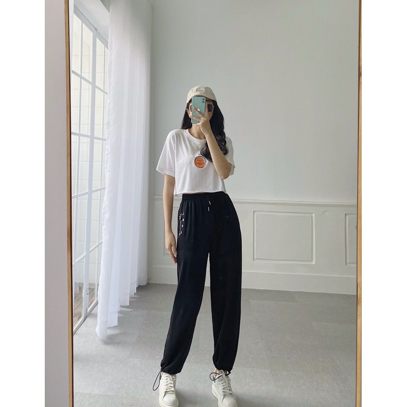 Quần joggers rút dây, thêu chữ Hàn