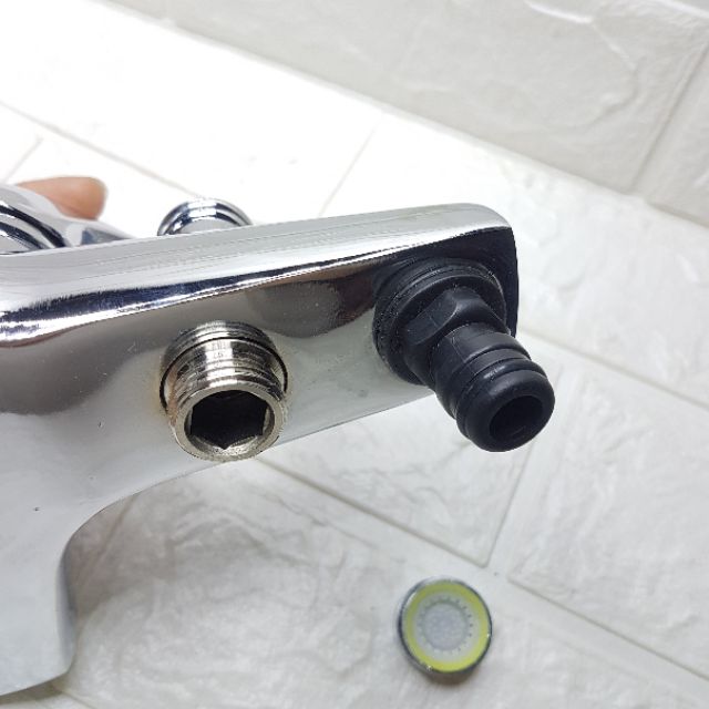 NHÀ CHUNG CƯ Đầu nối nhanh bắt vào củ sen vòi, lavabo dùng để ròng dây ra tưới vườn ban công W-3093
