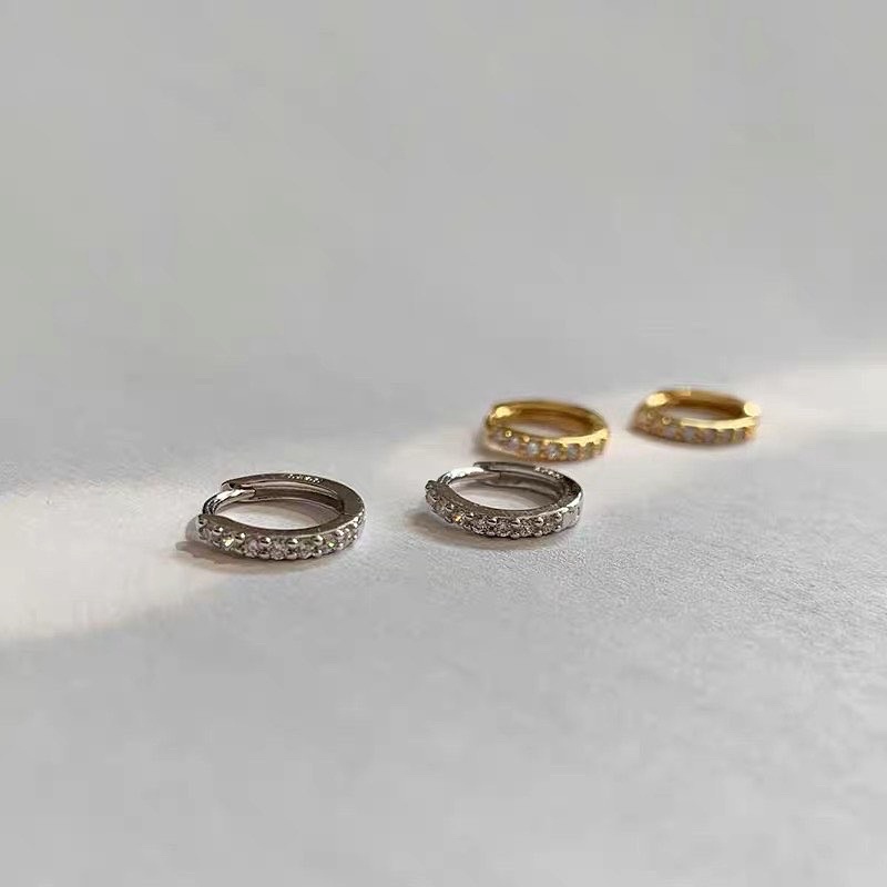 1 chiếc bông tai Thép Y Tế khoen tròn đá
