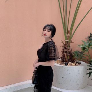 Váy ren quý tộc