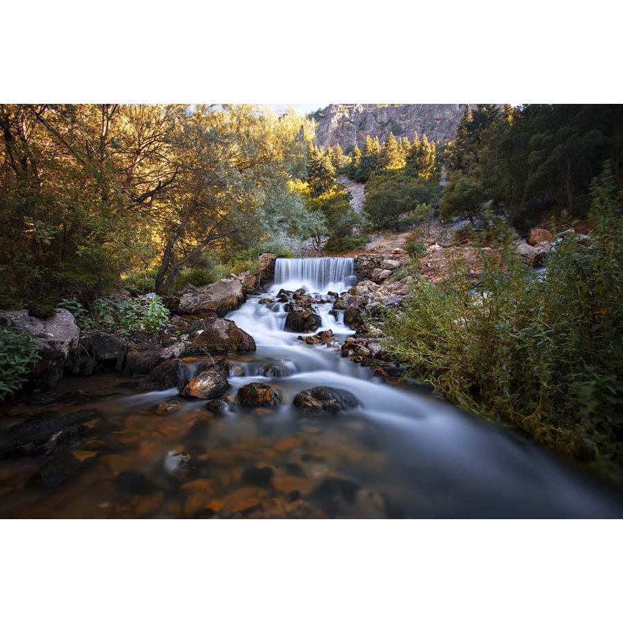 Tranh dán tường 3D cảnh thác nước hùng vỹ đẹp đến ngỡ ngàng