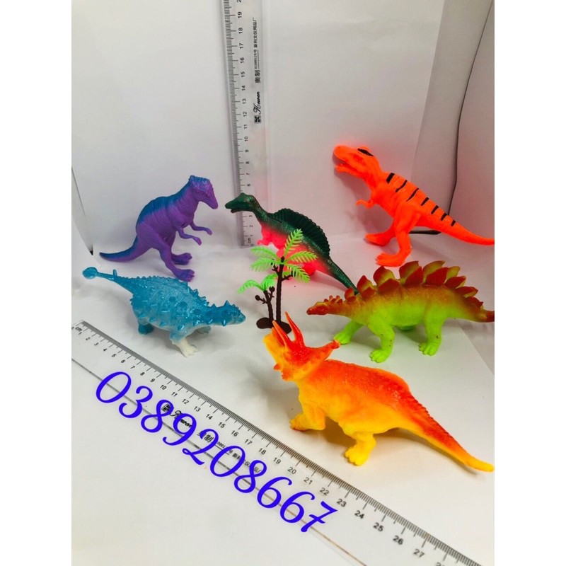 Đồ chơi các loại con thú bằng nhựa