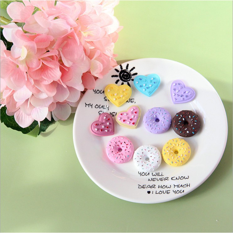 Charm bánh donut rắc cốm đường cho các bạn trang trí vỏ ốp điện thoại, nhà búp bê, DIY