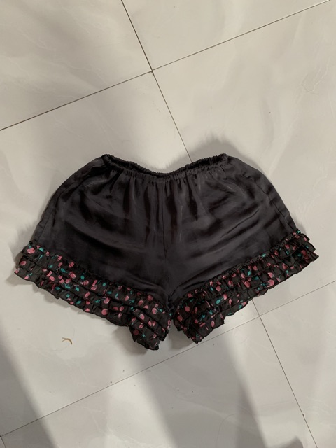 Thanh lý quần lụa đùi mặc ở nhà đã sử dụng úed đồng giá | BigBuy360 - bigbuy360.vn