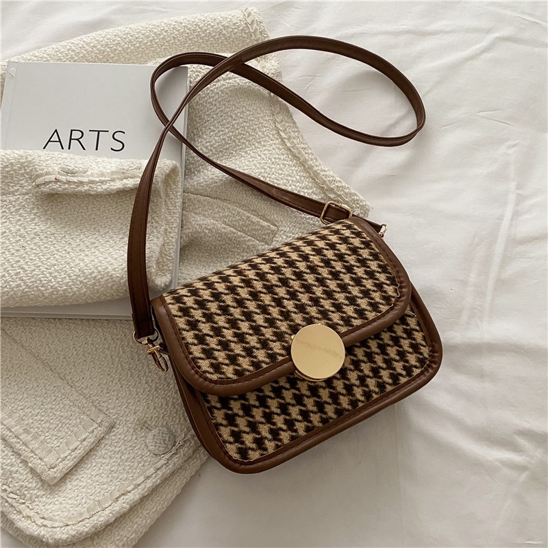 Túi xách đeo chéo nữ khóa vàng tròn Hàn Quốc