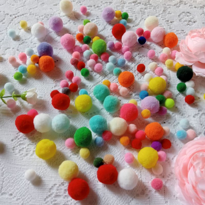 50 - 70 - 100 hạt pompom nhỏ 2cm, 1.5cm, 1cm nhiều màu - Dùng trang trí thiệp, làm handmade, thủ công mầm non...