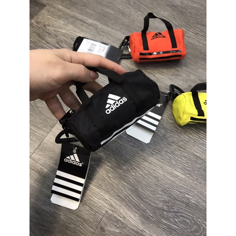 Móc khoá Adidas