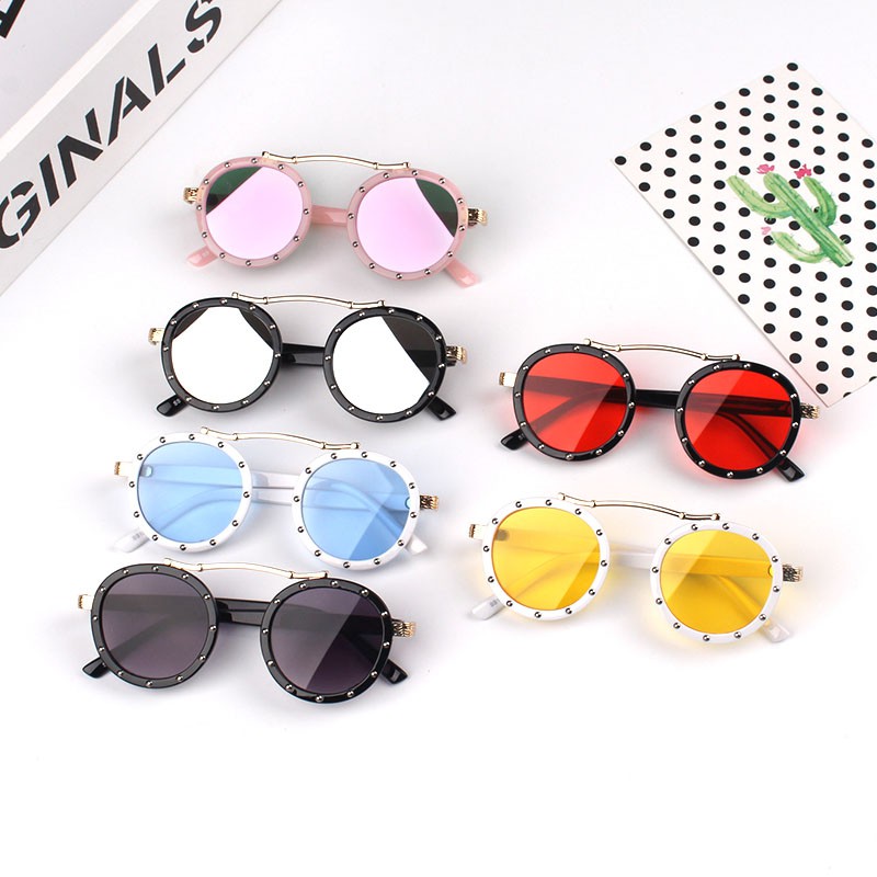 Kính mát gọng tròn phong cách Retro cho bé