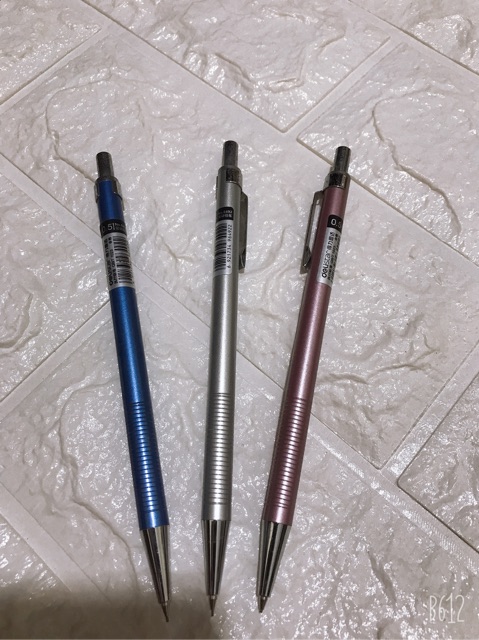 1 chiếc bút chì kim 0.5mm