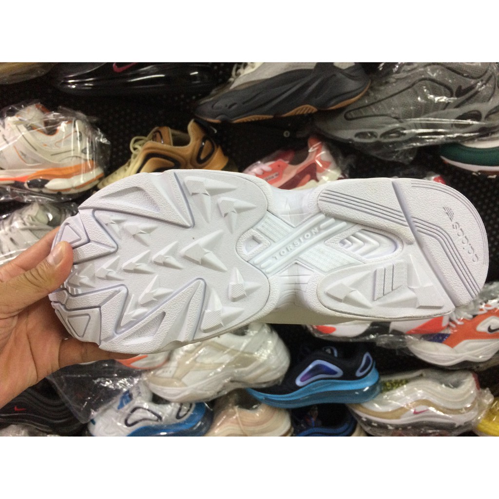 GIÀY ADIDAS FALCON MẦU TRẮNG