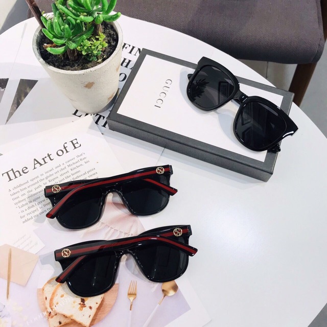 ❌POSHOP❌MẮT KÍNH NỮ ĐEN TRÒN GỌNG SỌC ĐỎ GC THỜI TRANG SÀNH ĐIỆU HOT TREND HOT TREND | BigBuy360 - bigbuy360.vn