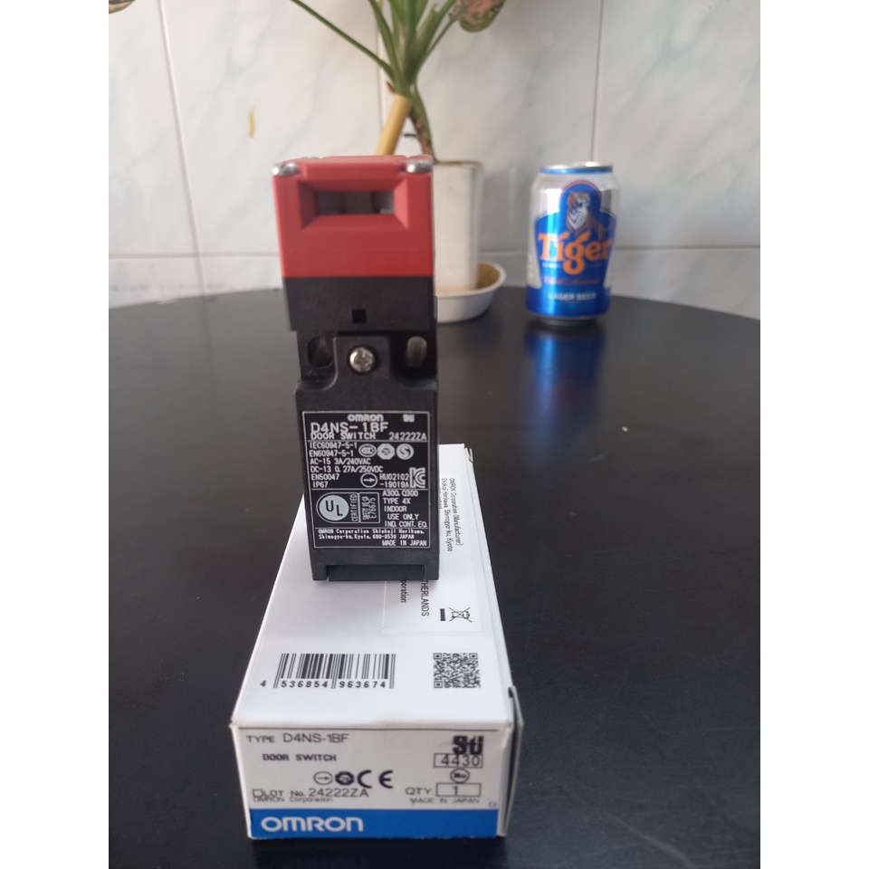 Công tắc hành trình D4NS-1BF