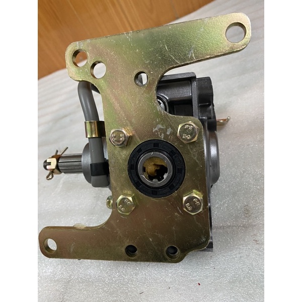 Số De,số đảo chiều tiến lùi,cốt 17li,dùng cho máy 100cc,110cc,125cc.cốt vào máy 6 răng 17mm,trục ra 19mm