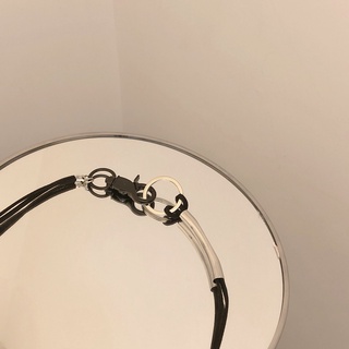Choker dây da phối móc khoá cá tính