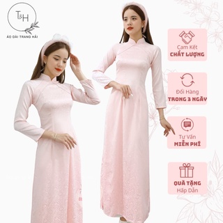 Áo dài lụa gấm hoa cổ đính ngọc trai, dáng áo dài truyền thồng