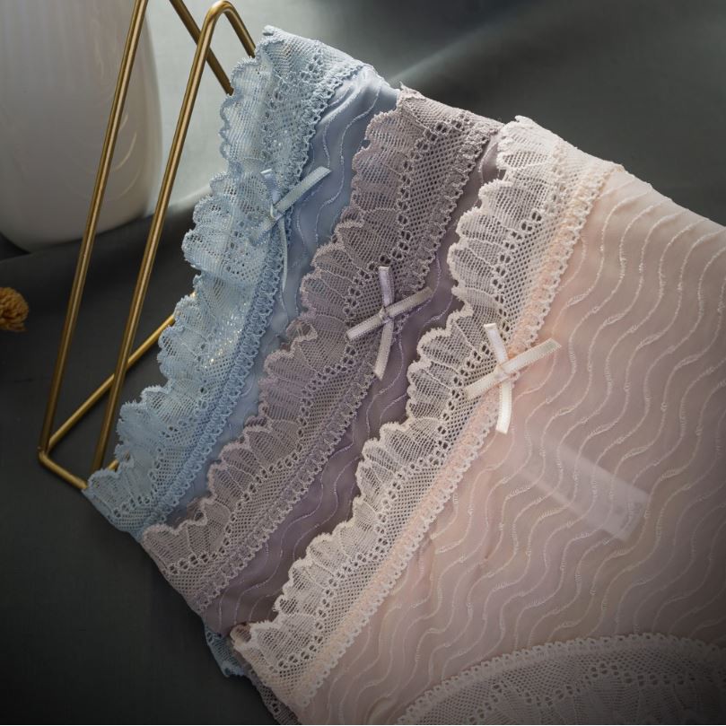 Quần Lót Băng Lụa Viền Ren Siêu Mềm P343