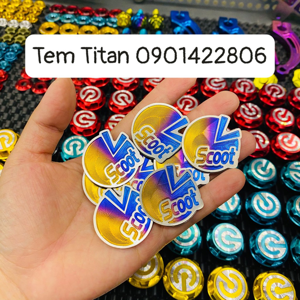 Tem Titan Logo Leo SCOOT