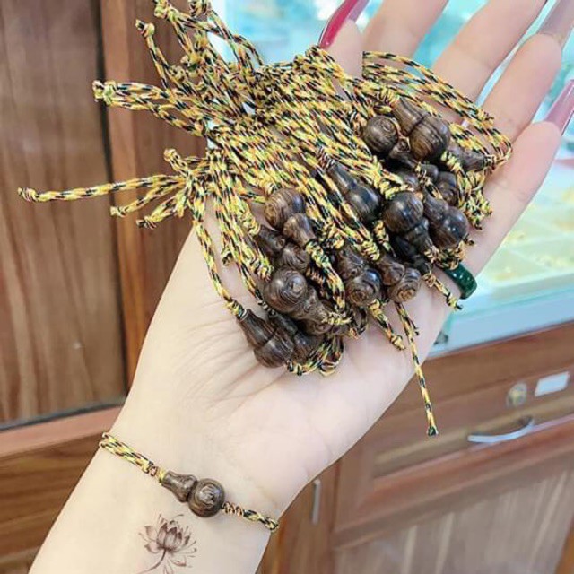 Vòng tay Hồ Lô Trầm Hương sánh chìm