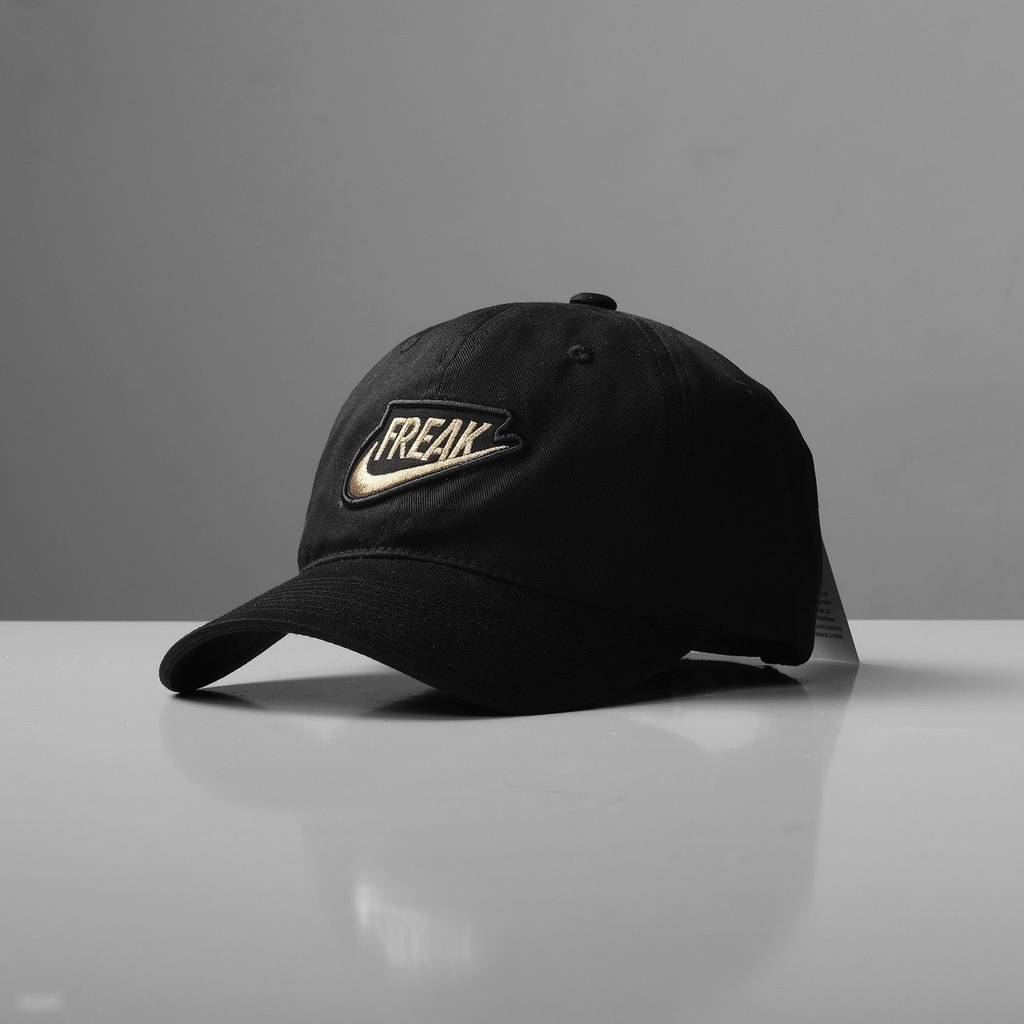 Mũ Nike Freak Thêu Nổi Logo