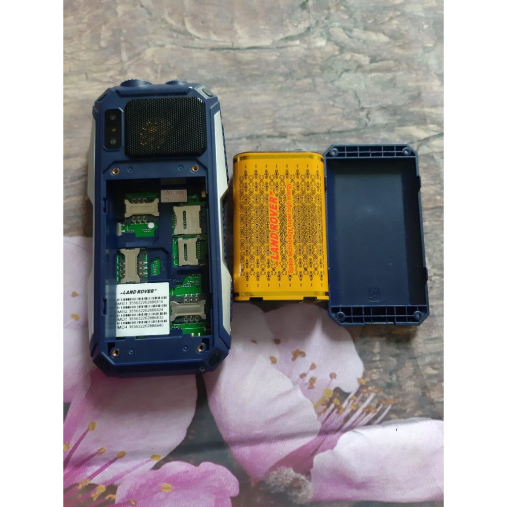 Điện thoại 3 sim 3 sóng online landrover k999 pin khủng giá rẻ | BigBuy360 - bigbuy360.vn