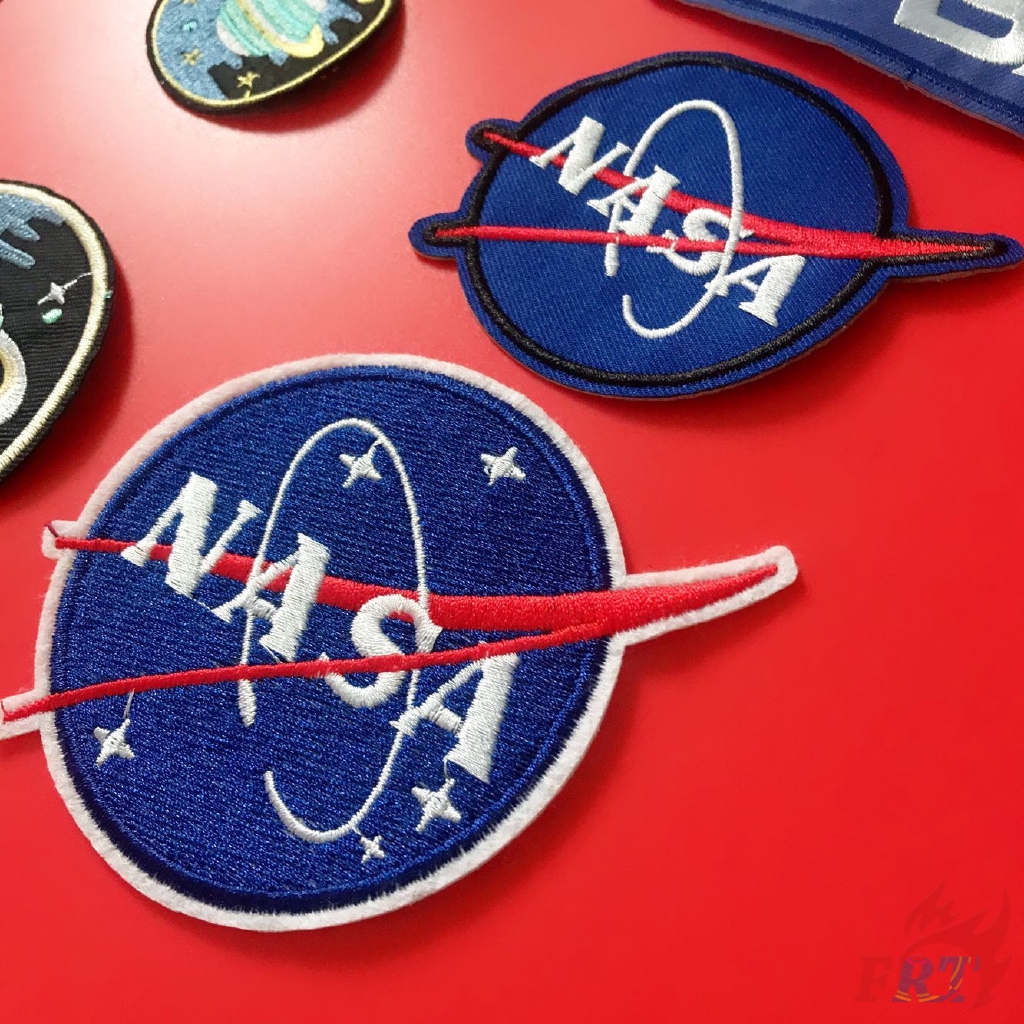 Tấm thêu vá họa tiết NASA dùng trang trí độc đáo