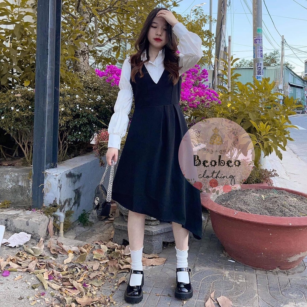 Set áo sơ mi tay phồng kèm đầm yếm đen xéo tà vintage