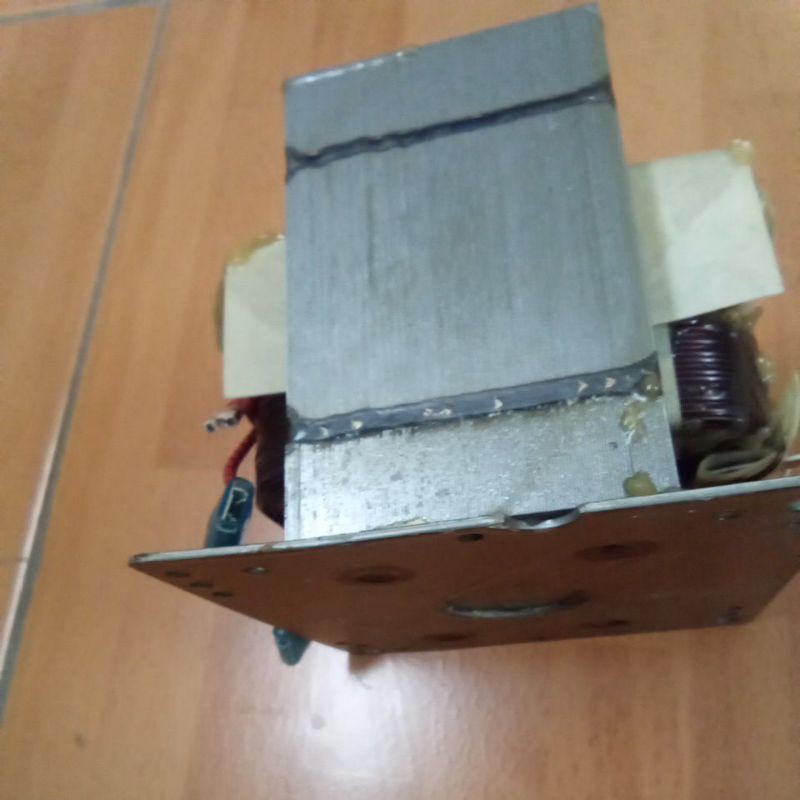 Biến áp lò vi sóng 1000W, CLASS 220, 220V, 50Hz.