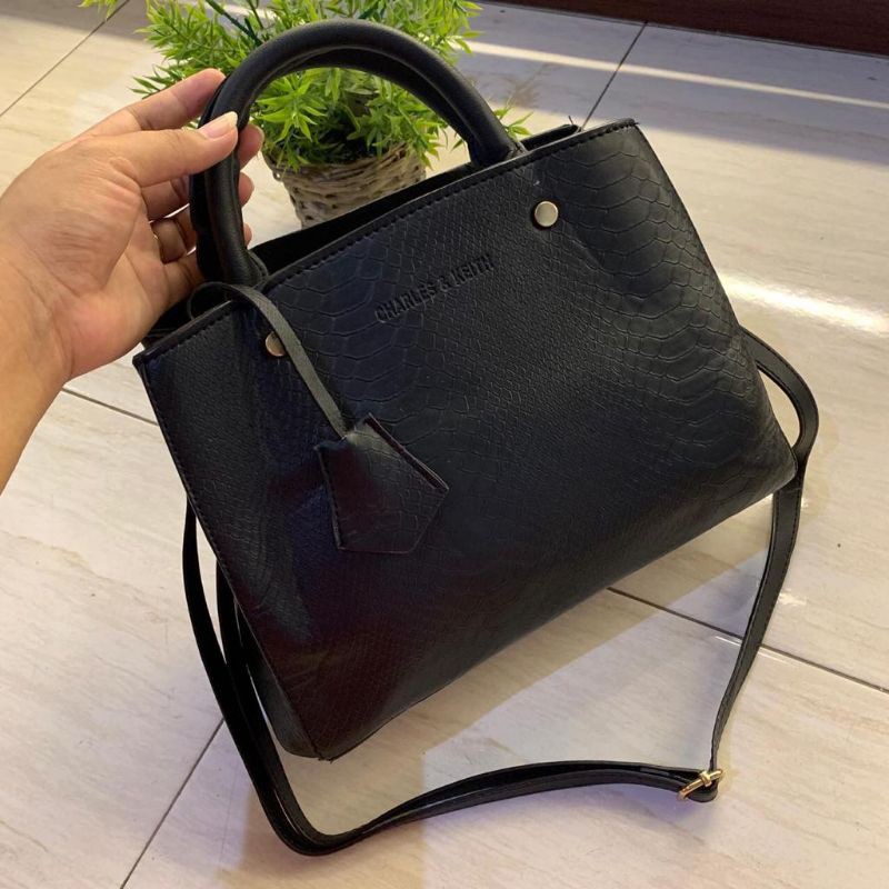 Giày Charles N Keith Montakne Sanke Uk 24x18cm Chất Lượng Cao