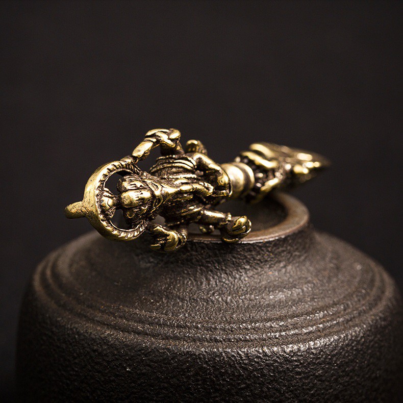 Tượng Nhỏ Phong Thủy Bằng Đồng Kiểu Dáng Hình Chùy Kim Cang Thần Voi Ganesha, Đem Lại Sự May Mắn Tài Lộc (Kích Thước: 6.