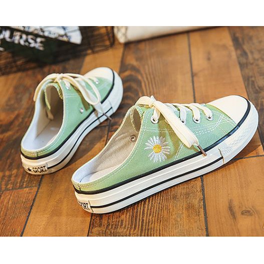 Giày Sục Thể Thao Nữ Women's Story thêu hoa cúc , Sục Nữ bata đạp gót đế bánh mì 3cm