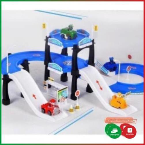 Đồ chơi chó cứu hộ Paw Patrol và mô hình lắp ráp cầu trượt và bãi đỗ xe Parking Lot