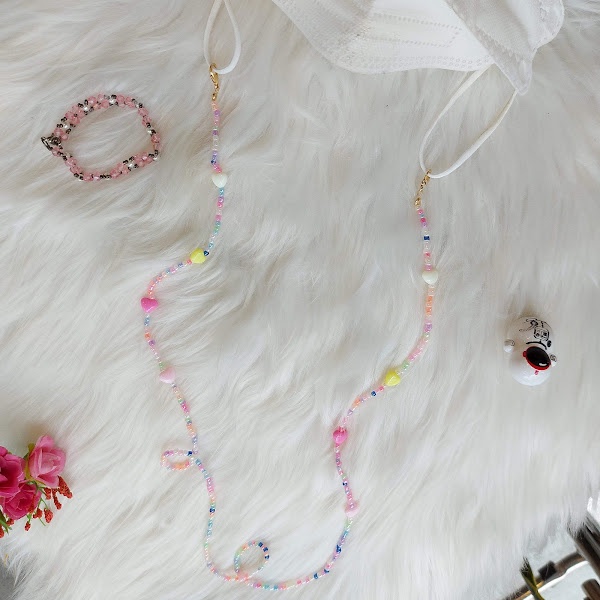 Dây đeo khẩu trang trái tim hồng handmade