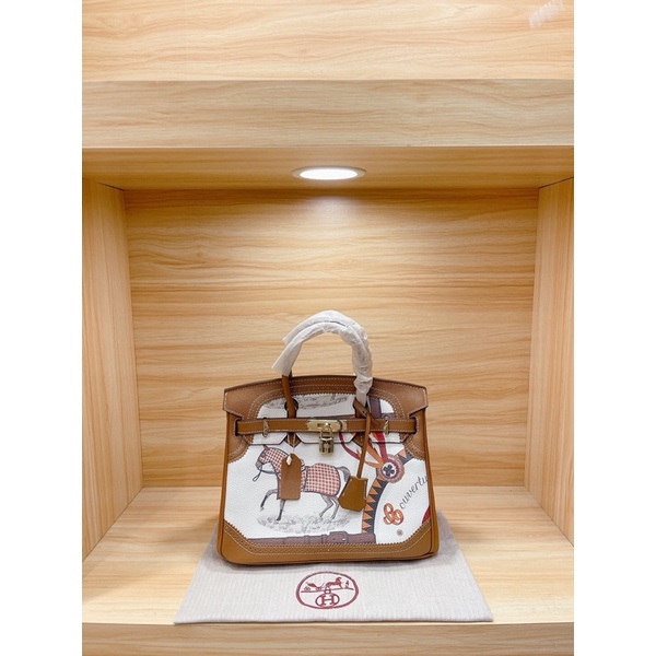 Túi xách nữ cao cấp thương hiệu Hermes Birkin size 30 bản in hình ngựa phối màu nâu trắng sang trọng