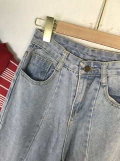 Quần jeans suông