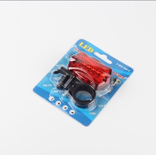 Đèn hậu bắt cọc yên xe đạp( dùng pin tiểu, có 2 pin kèm theo)