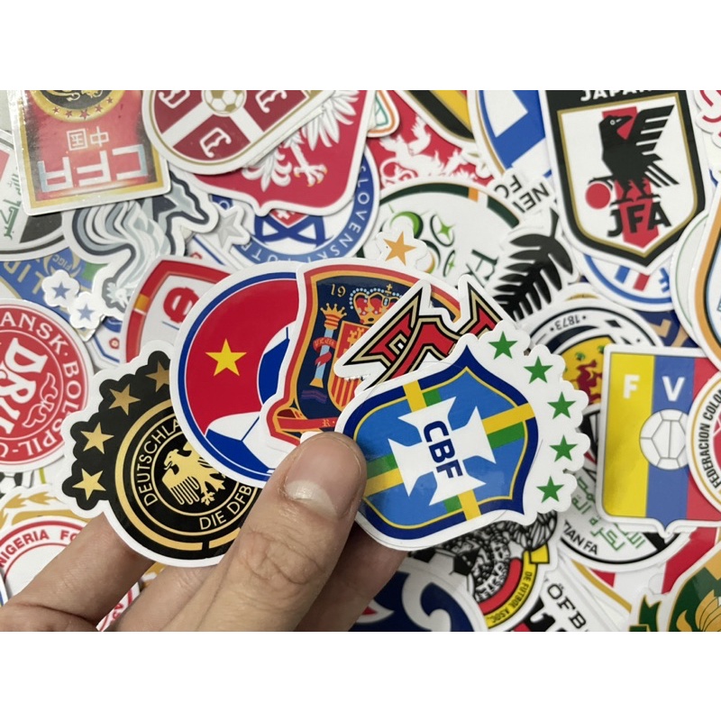 Bộ 60 Sticker hình dán decal logo Đội tuyển bóng đá Đức, Việt Nam, Brazil, Tây Ban Nha, Anh, Pháp, Ý, hình dán laptop