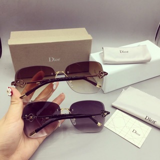 Mắt kính Dior bắt ốc