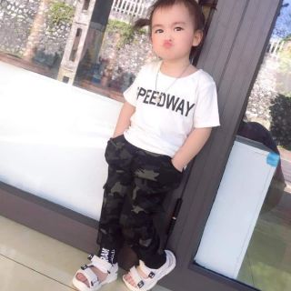 Sét bộ hiphop chi be sz từ 12 đến 15kg. Co 2 màu den va trắng