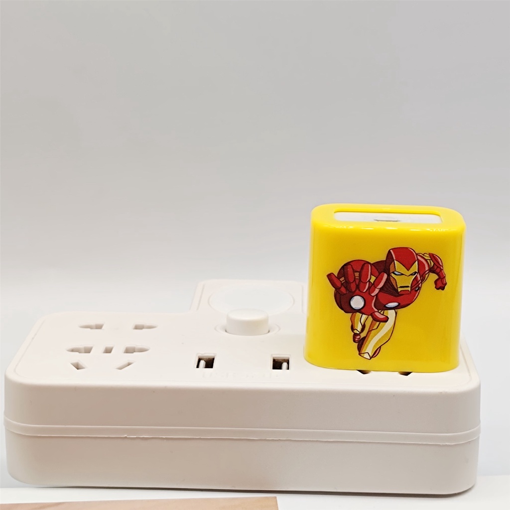 Bộ 4 Phụ Kiện Bảo Vệ Đầu Cáp Sạc Chống Sốc Hình Captain America/Iron Man/Batman Dễ Thương Cho Apple iphone 18W/20w