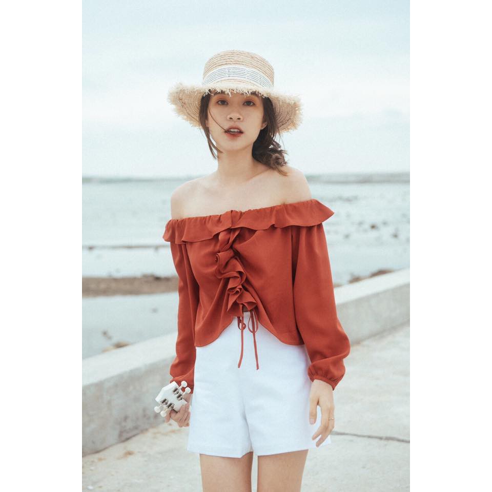 Áo trễ vai viền bánh bèo xinh xắn đáng yêu