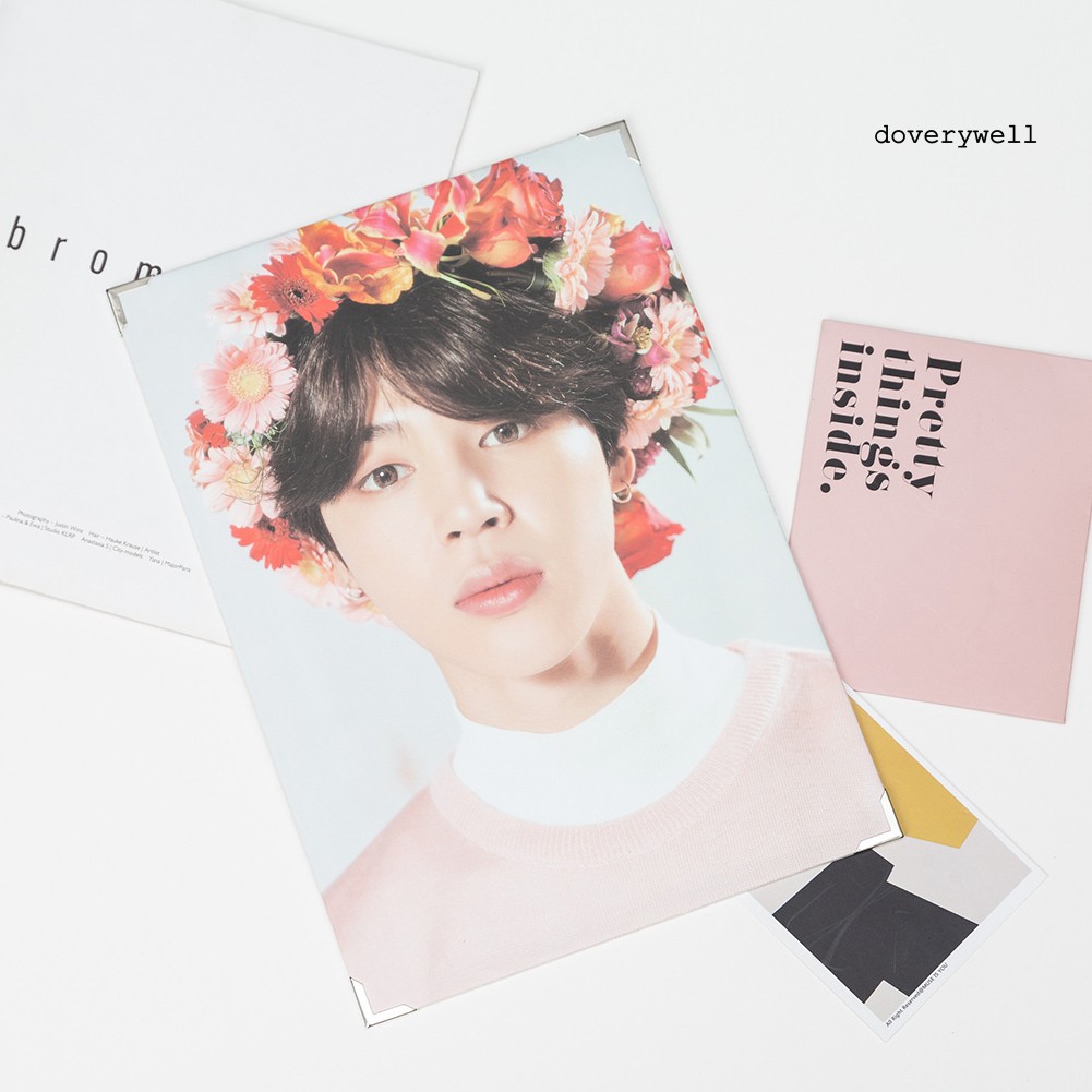 Thẻ ảnh thành viên nhóm BTS bằng giấy tráng làm quà tặng cho fan