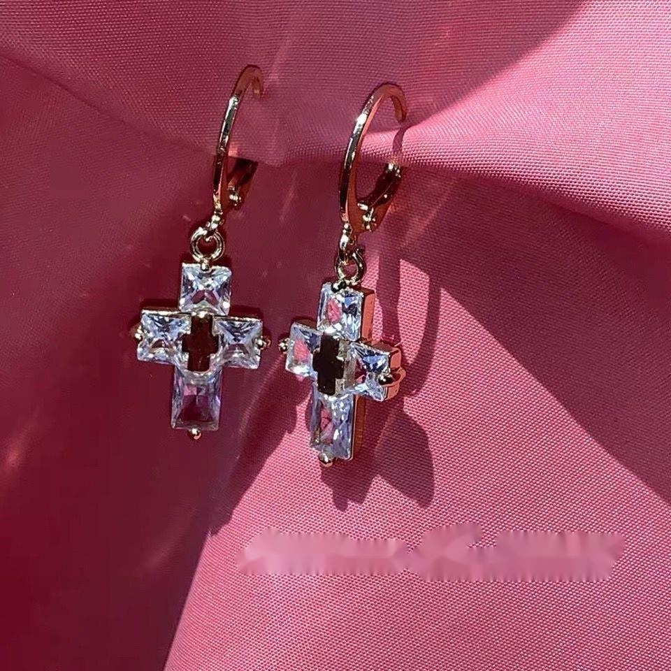 Khuyên Tai Hình Thánh Giá Đính Đá Zircon Tinh Xảo Phong Cách Hip Hop Thời Trang Cho Nam Và Nữ